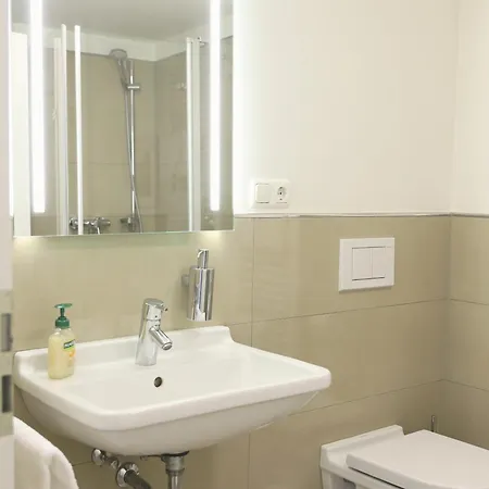 Miit Liebe Zum Detail Eingerichtete 2-zimmer-ferienwohnung Im Zentraum Von 公寓 *